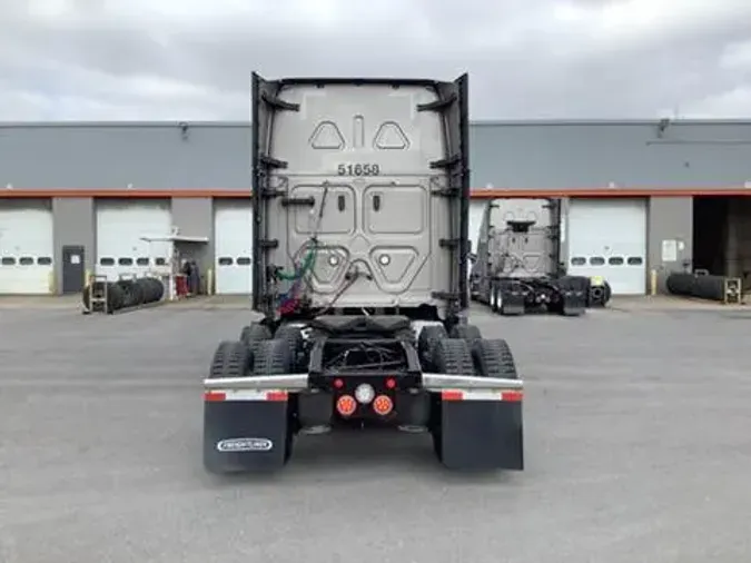 2021 Freightliner Cascadia