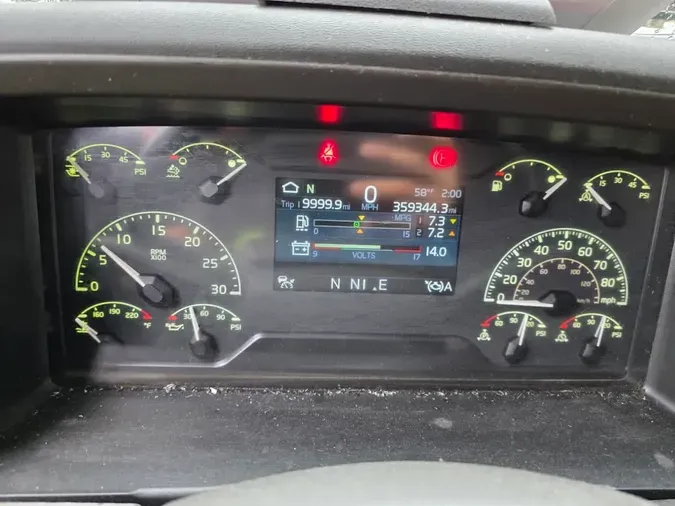 2020 VOLVO VNR64T-640