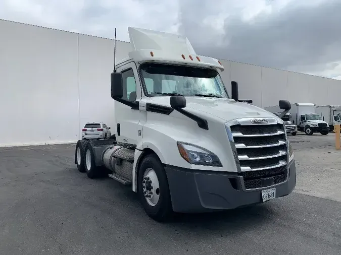 2018 Freightliner T12664ST4135105dcced74bf09c1cd192d5414dc