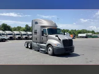 2022 International LT