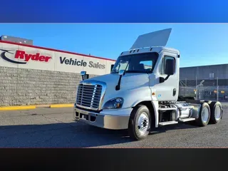 2018 FREIGHTLINER/MERCEDES CASCADIA 125