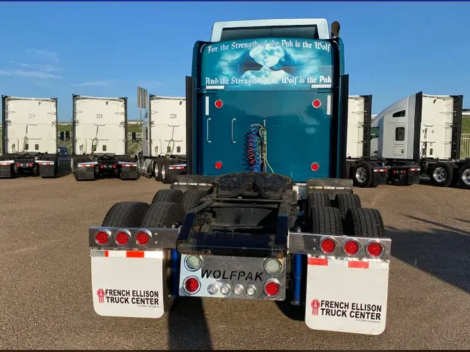 2021 Kenworth W900L