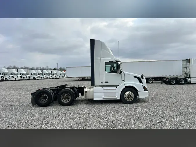 2018 Volvo VNL300