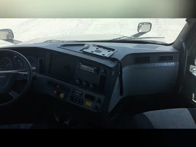 2022 Freightliner Cascadia 126