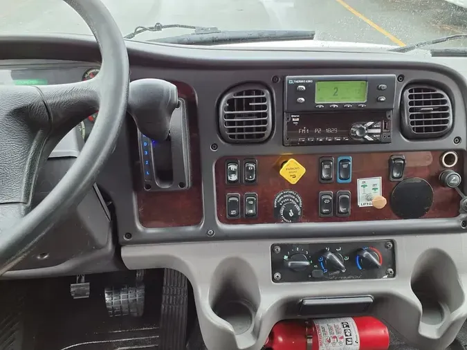 2019 FREIGHTLINER/MERCEDES M2 106