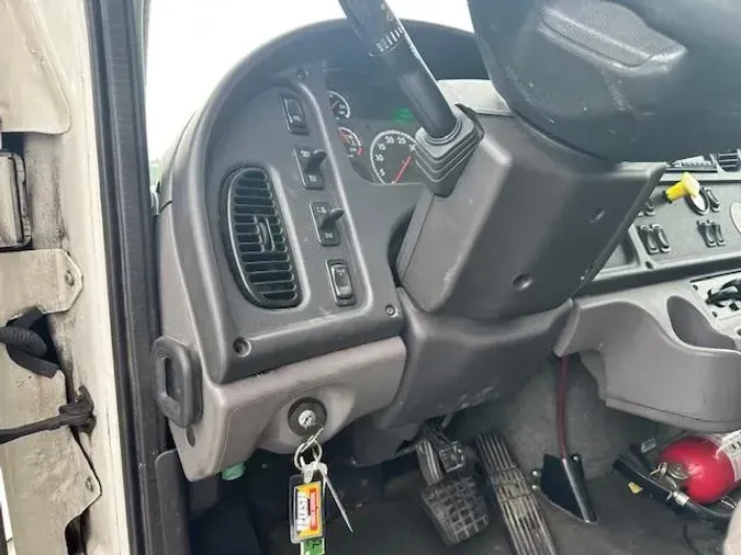 2017 Freightliner Business Class M2 106