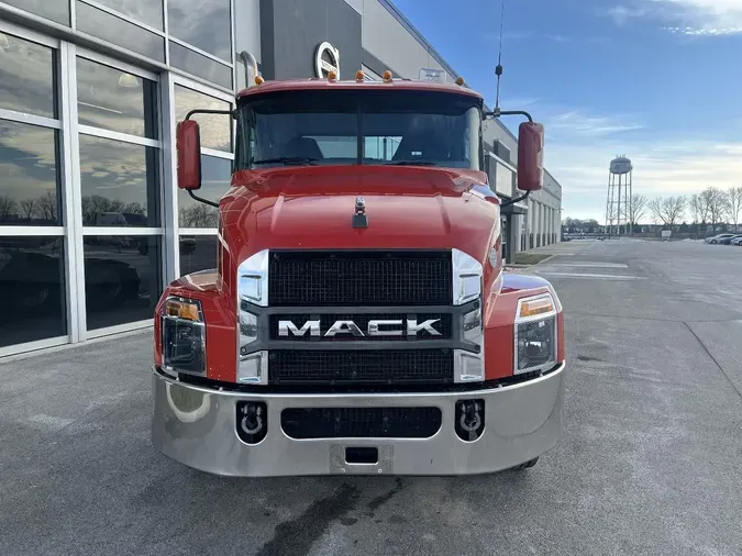 2019 MACK AN64T