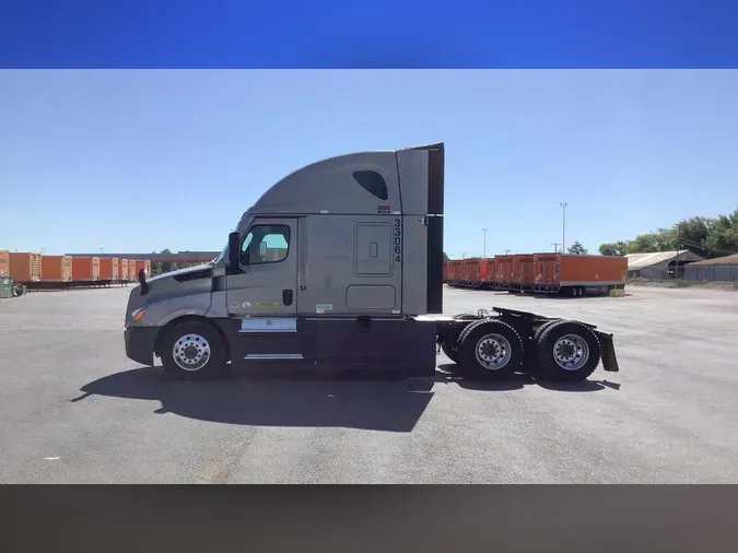 2025 Freightliner Cascadia 126