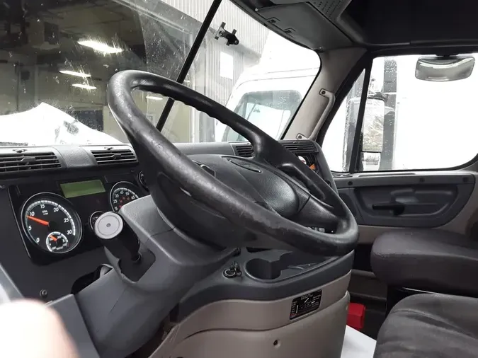 2018 FREIGHTLINER/MERCEDES CASCADIA 113