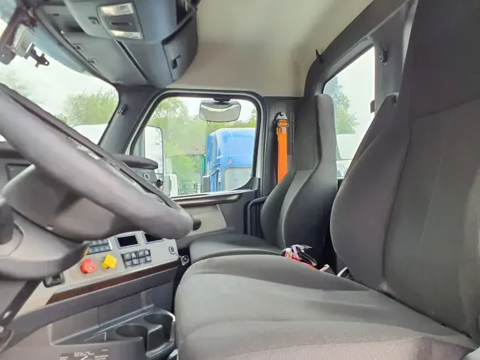 2019 FREIGHTLINER NEW CASCADIA 126