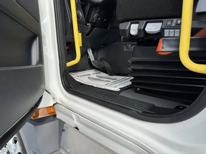 2025 Freightliner Cascadia&reg; Fifth Generation Sleeper Cab Raised Roof 116" / 126" BBC 72"