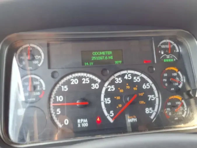 2019 FREIGHTLINER/MERCEDES M2 106