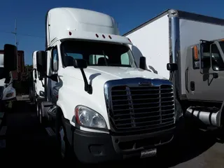 2018 FREIGHTLINER/MERCEDES CASCADIA 125