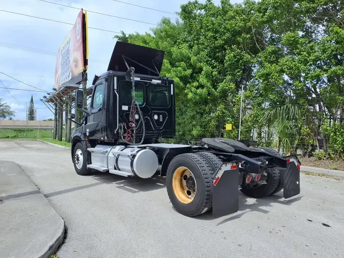 2020 FREIGHTLINER/MERCEDES NEW CASCADIA 126