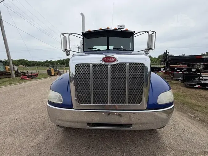 2013 PETERBILT 337