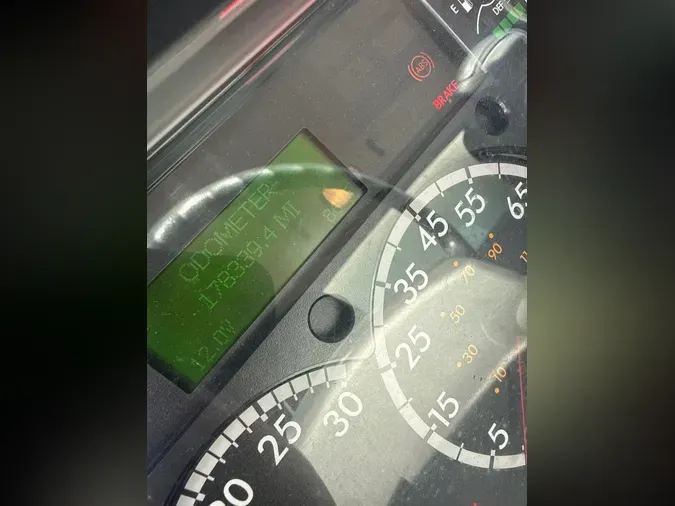 2020 FREIGHTLINER/MERCEDES M2 106