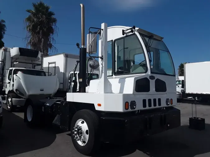 2019 AUTOCAR YARD TRACTOR