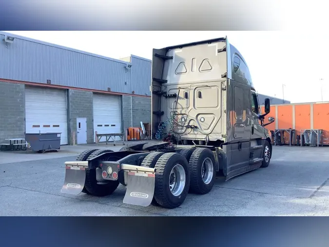 2024 Freightliner Cascadia 126