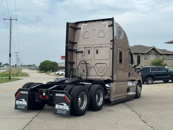 2023 FREIGHTLINER Cascadia 126416395fdbf9cedf80e7d6be825b7592c