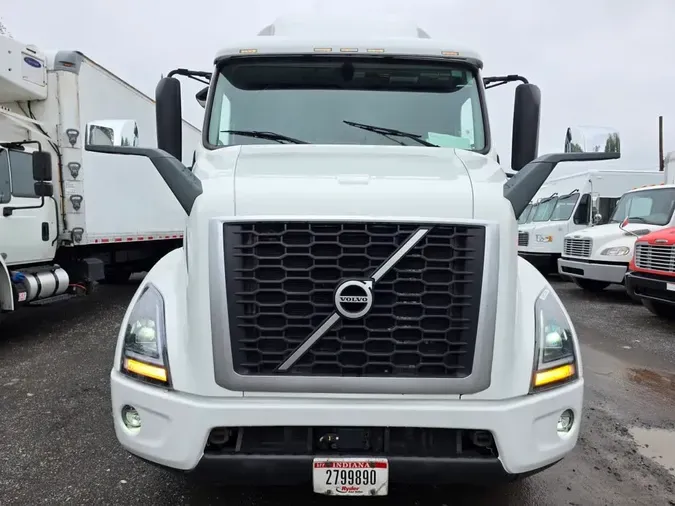 2019 VOLVO VNR64T-640