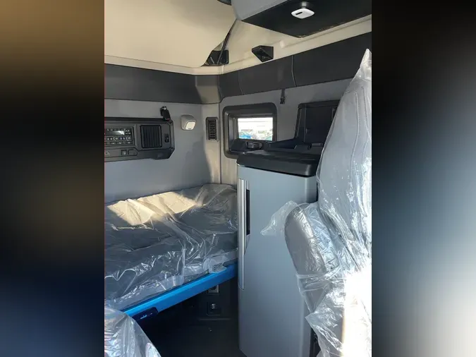 2026 MACK Pioneer 76" High Roof416569f78e9dfe7a3232dd9472e79854