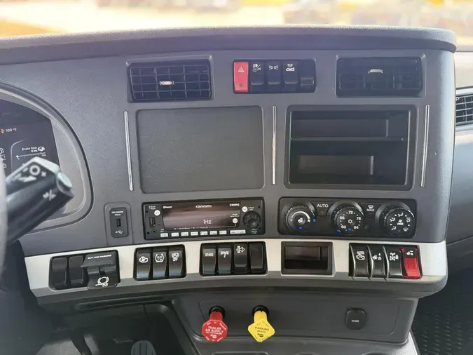 2024 Kenworth T680416693875944b4514af6c00c5dc318ce