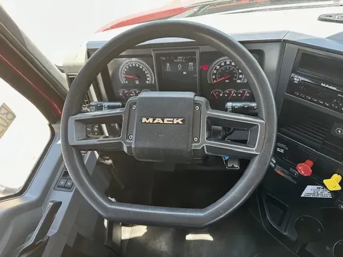 2019 MACK AN64T