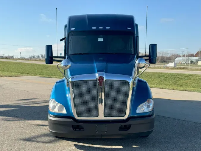 2021 KENWORTH T680