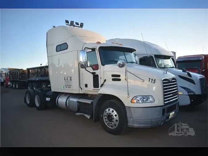 2016 MACK PINNACLE CXU613