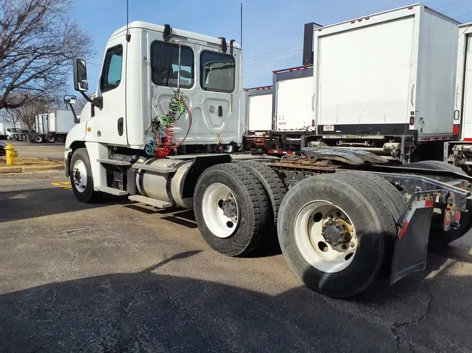 2018 FREIGHTLINER/MERCEDES CASCADIA 125