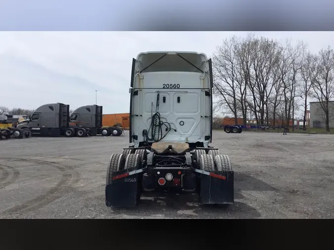 2021 Freightliner Cascadia 126