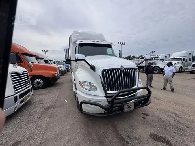 2019 INTERNATIONAL LT