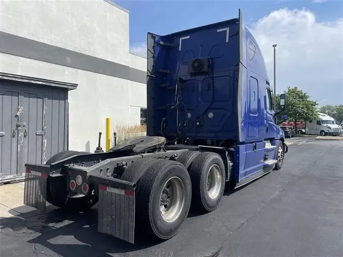 2021 FREIGHTLINER CA126