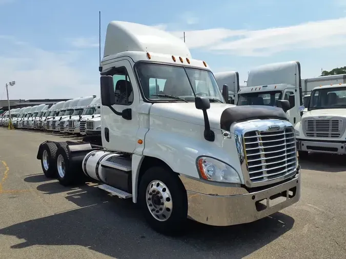 2016 FREIGHTLINER CASCADIA 125