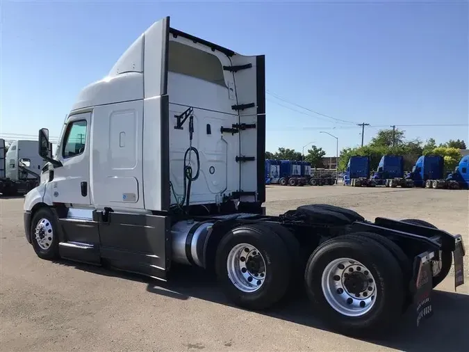 2022 FREIGHTLINER CA116