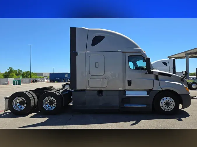 2022 Freightliner Cascadia 126
