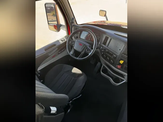 2022 Peterbilt 579