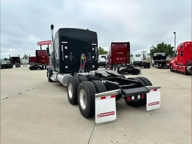 2025 Kenworth W900L