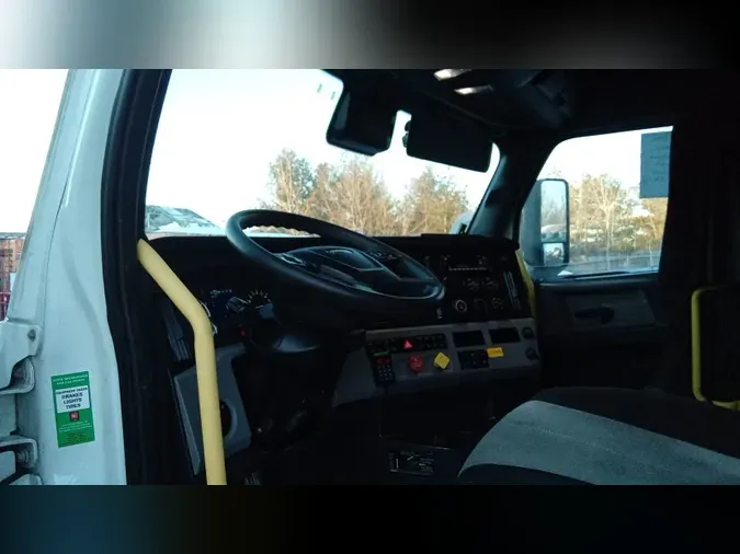 2022 Freightliner Cascadia 126