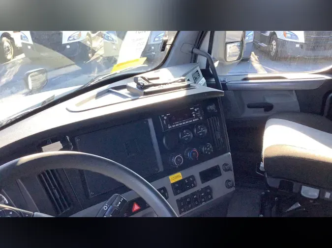 2021 Freightliner Cascadia 126