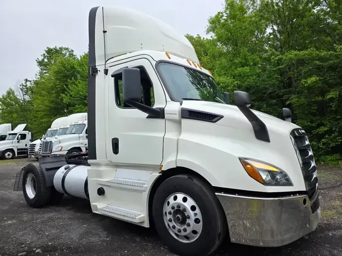 2019 FREIGHTLINER NEW CASCADIA 116
