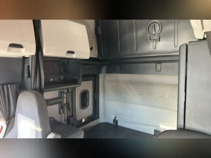 2020 Freightliner Cascadia 126