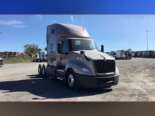 2022 International LT