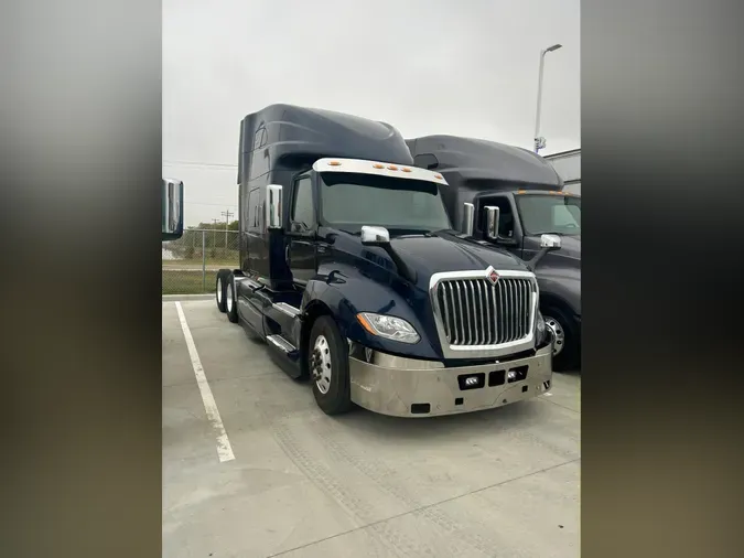 2022 International LT625