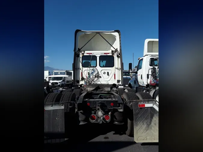 2019 FREIGHTLINER/MERCEDES CASCADIA 125