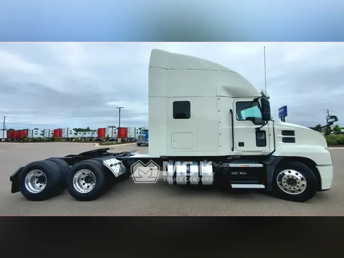 2020 MACK AN64T