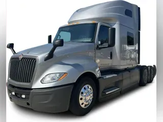 2022 International LT625
