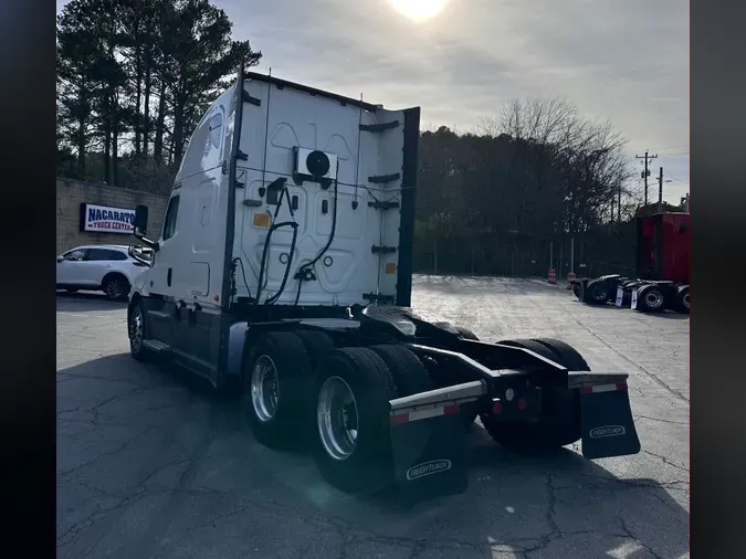 2020 FREIGHTLINER CASCADIA 126