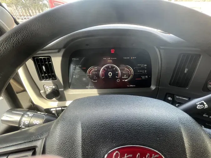 2023 Peterbilt 579