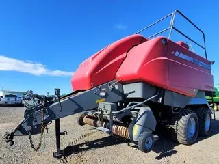 2011 Massey Ferguson 2190